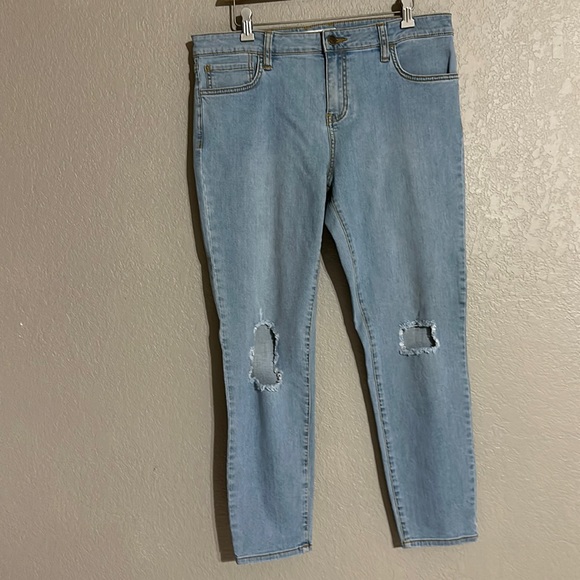 Vans mid rise torn knees skinny stretch jeans size 13 - Picture 1 of 11